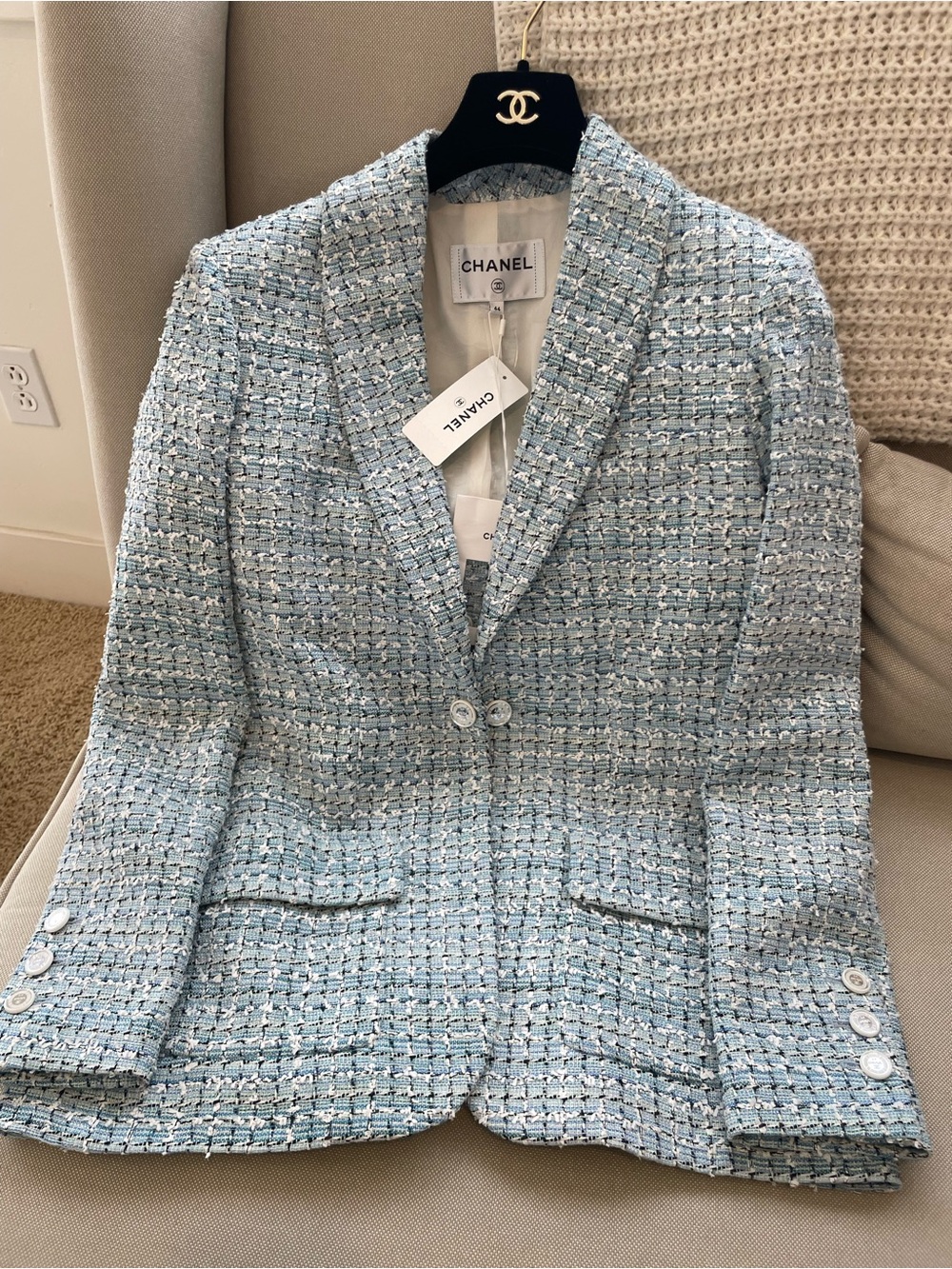 Chanel NWT Fantasy Tweed Jacket/Blazer Size 44 Rare Color Stunning